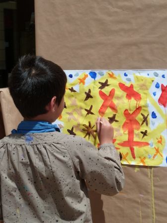 Animations pour les enfants aux Allées Provençales d'Aix-en-Provence : expression libre par la peinture