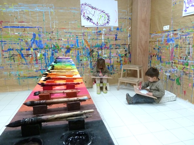 Cours de peinture pour les enfants à Aix-en-Provence : expression libre dès 3 ans, dessin au stylo