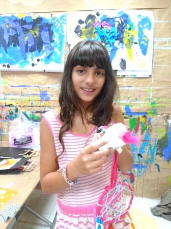 Création d'un mobile attrape-rêves par les enfants pendant les vacances d'été 2012 à Aix-en-Provence : loisirs